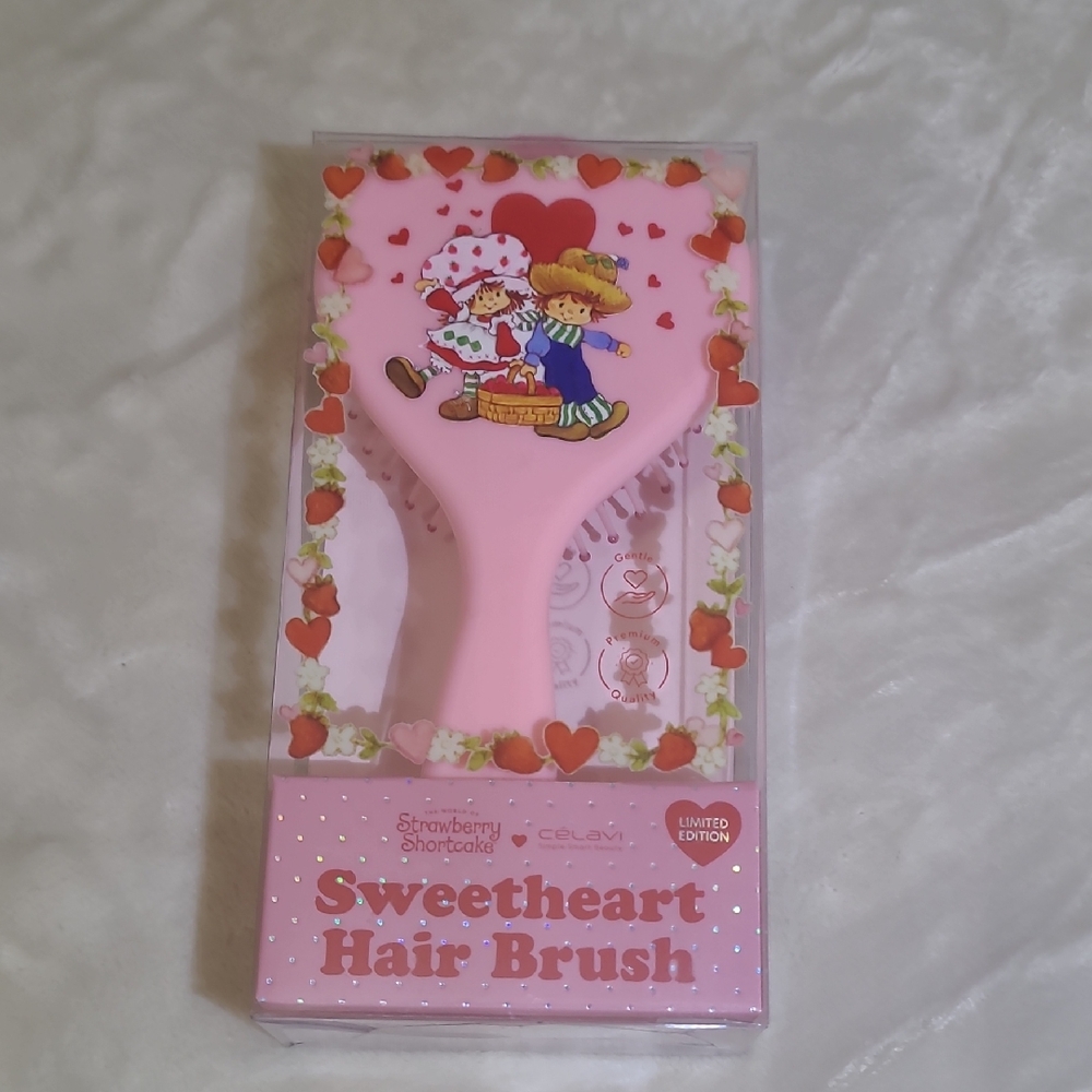 Strawberry Shortcake Sweetheart Hair Brush